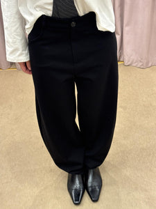 PANTALONE NERO TENSIONE IN