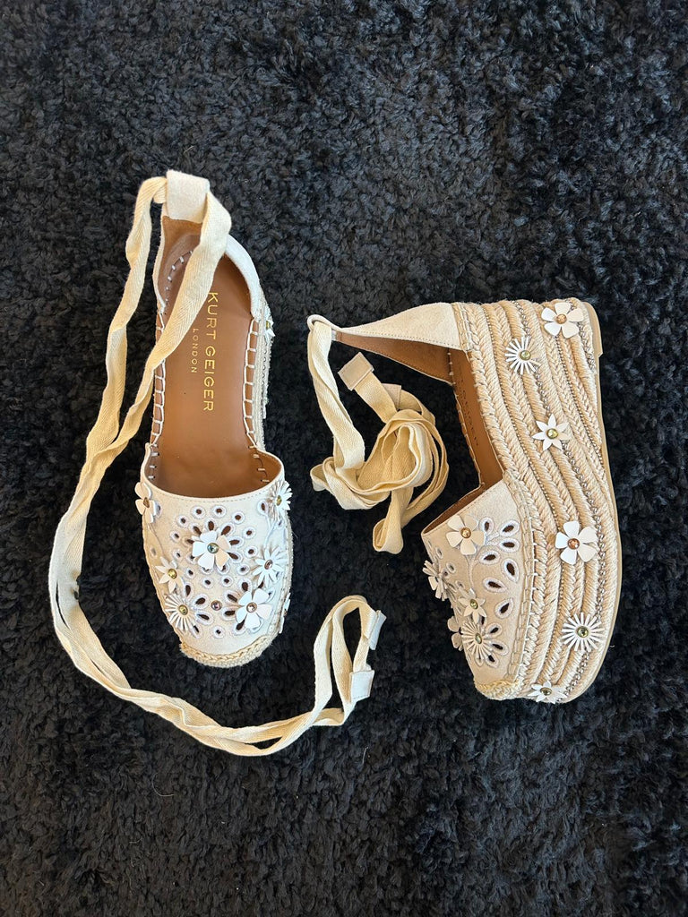 4352644209FLOWER ESPADRILLE