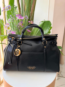 BORSA A MANO GRANDE NERA LIUJO