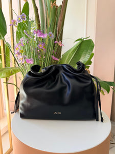 BORSA A SPALLA NERA LIUJO