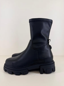 STIVALE NERO KURT GEIGER