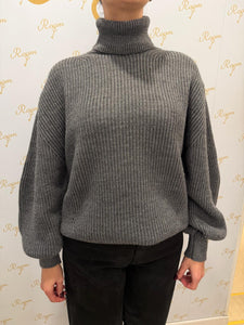 MAGLIA GRIGIA CON MANICHE AMPIE TENSIONE IN